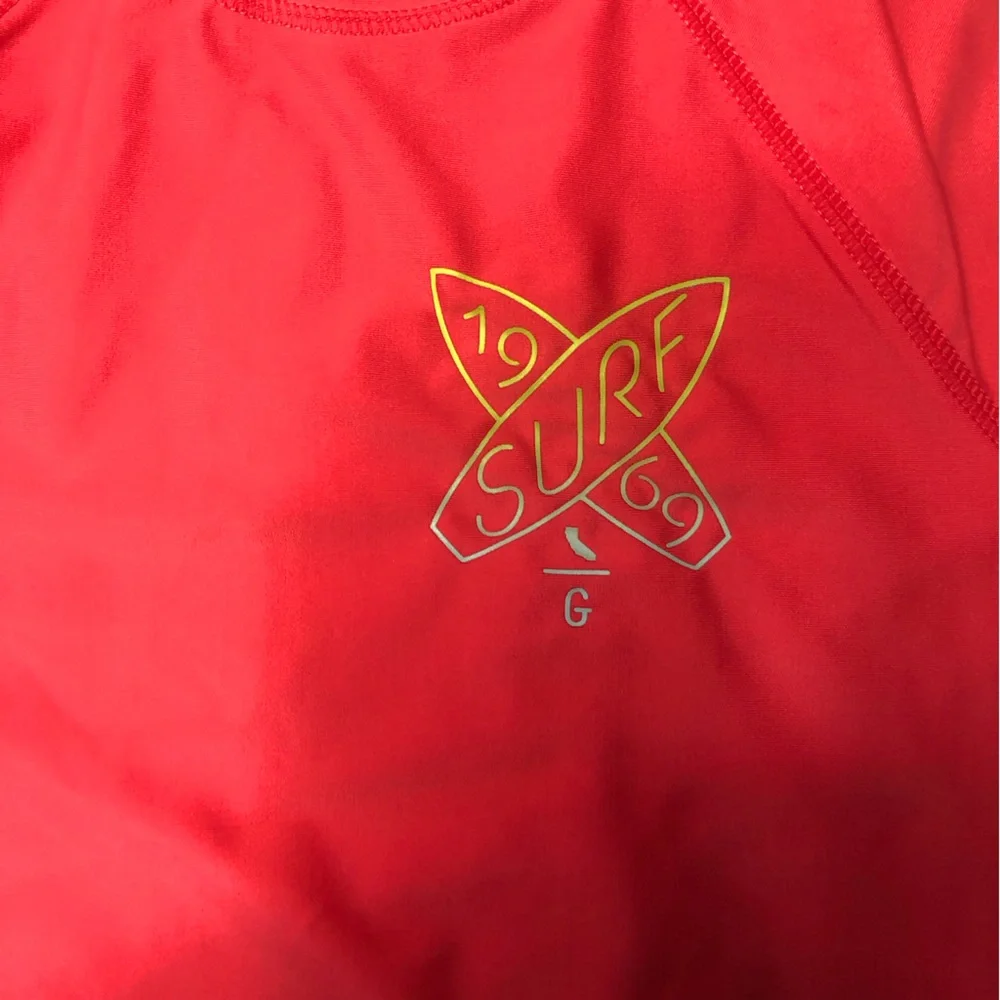 GAP Coral Rashguard UPF 40 NWT Boys M